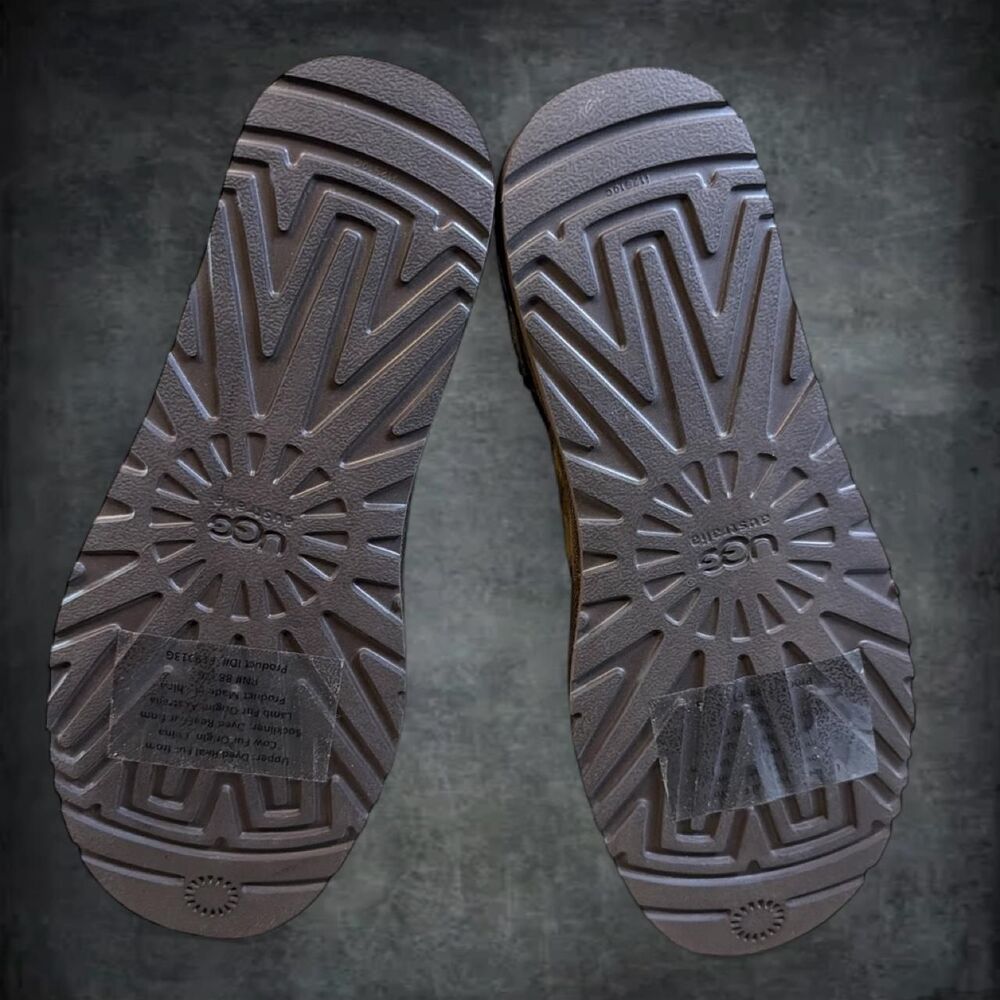 Ugg Women's multi Boots - Picture 5 of 8